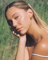 Alexis Ren.jpg