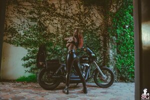 Eirenne-Outlaw-03.jpg