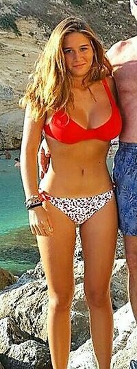 Matilde tette bikini 21227719_1889705174389625_5858559309863976960_n.jpg