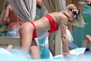 Michelle-Hunziker-Sexy-33-The-Fappening-Blog.jpg