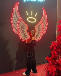 elen_shadow_1641129904_2742318859807722377_1598569936.jpg