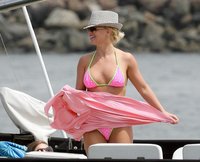 Britney-Spears-Wearing-Sexy-Tiny-Bikini-On-A-Yacht-05.jpg
