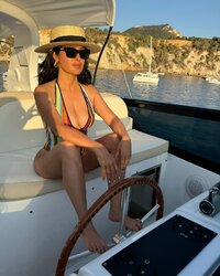 salmahayek_1725303467_3448417881067585935_1777628093.jpg