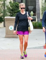 Reese+Witherspoon+Reese+Witherspoon+Hits+Gym+1bIzZ2xmu--x.jpg