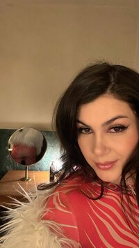instavalentinanappi-20241210-0001.jpg