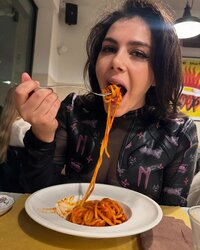 instavalentinanappi_1733926831_3520755904593130849_1008054642.jpg