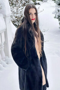 Piper On The Snow 0005.jpg
