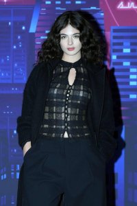 deva-cassel-tv-show-catte.jpg