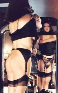 Stefania Sandrelli Playmen Maggio-1989 15.jpg