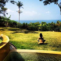 michelle-rodriguez-nuda-2014-yoga-instagram-1.jpg