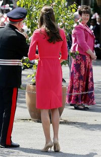 kate-middleton-visits-an-m-pact-plus-counselling-programme-in-london-july-2014_11.jpg