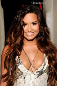 Very-hot-demi-demi-lovato-27889211-1065-1600.jpg