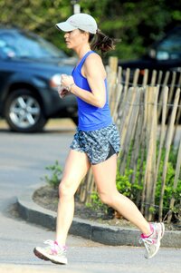 pippa-middleton-jogging-in-london-april-122015-x23-10.jpg