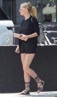gwyneth-paltrow-out-in-venice-may-17-11-pics-6.jpg