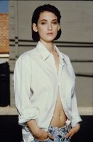 Winona_Ryder-Terry_O'Neill_PS_(1989)_05.jpg