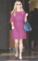 reese-witherspoon-out-and-about-in-west-hollywood-10-21-2015_11.jpg