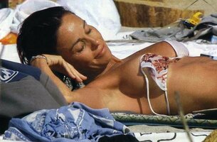 cristina_parodi_topless_2.jpg