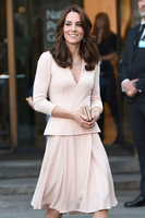 kate-middleton-at-the-national-portrait-gallery-in-london-5416-5.jpg