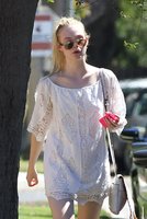 elle-fanning-out-and-about-in-los-angeles-160_1 (1).jpg