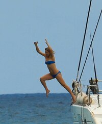 Kate-Hudson-in-Blue-Bikini-2016--26.jpg