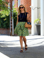 reese-witherspoon-out-shopping-in-los-angeles-62416-10.jpg