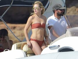 Kate-Hudson-in-Bikini-2016--18.jpg