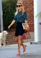 reese-witherspoon-leaving-her-office-in-beverly-hills-82616-1.jpg
