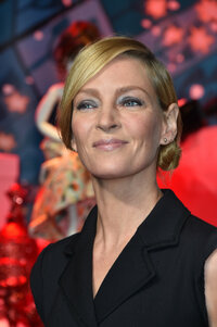 Uma+Thurman+Le+Printemps+Christmas+Decorations+Rmbt441HU3Ax.jpg