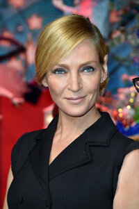 Uma+Thurman+Le+Printemps+Christmas+Decorations+yMekzUZUpBkx.jpg