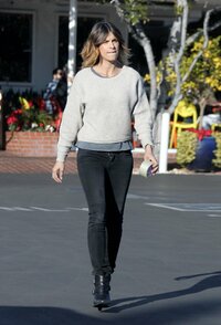 Elisabetta-Canalis-Botty-in-Jeans--07.jpg