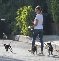 elisabetta-canalis-walk-in-beverly-hills-4-7-2017-2.jpg