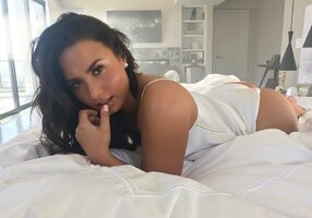 Demi-Lovato-Sexy-Pic.jpg