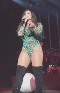 demi3.JPG
