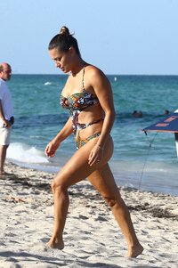48601748_hqcelebcorner-37.jpg