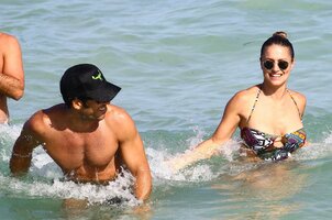 48601755_hqcelebcorner-41.jpg