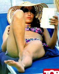 Nina-Zilli-Feet-1599186.jpg