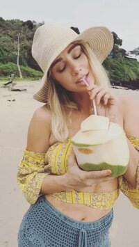 CelebsFlash.com_SJU_Nude_Priv_IG_082017__99_.jpg