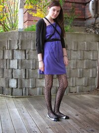 very+pretty+girl+in+dress+lace+pantyhose+and+flats.JPG