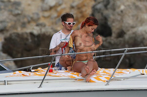 Rita-Ora-Topless-TheFappeningBlog.com-5.jpg