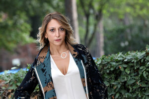 Paola+Minaccioni+Alice+Nella+Citta+2017+Presentation+7dfwPNg6Jrrx.jpg