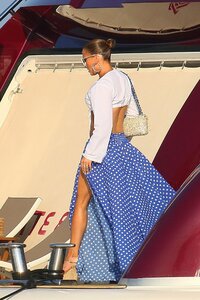 Jennifer-Lopez-Sexy-TheFappeningBlog.com-22.jpg