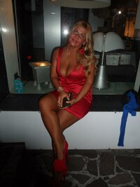 alessandra francalanci rossaaa.jpg