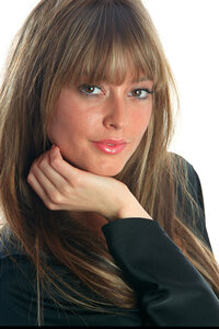 90720_HollyValance_9217_122_592lo.jpg