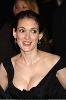 winona ryder al gala 05.jpg