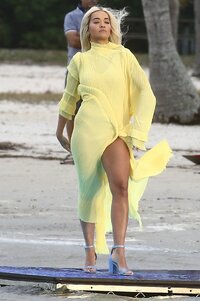 Rita-Ora-Upskirt-TheFappeningBlog.com-5.jpg