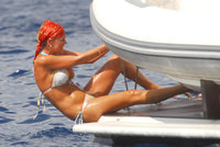 tara reid al mare 02.jpg