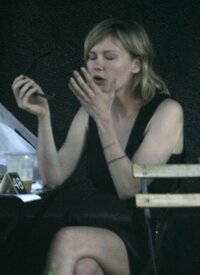 kirsten dunst al bar 03.jpg