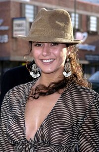 emmanuelle chriqui al gala 01.jpg