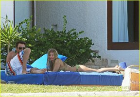 fergie in bikini 13.jpg