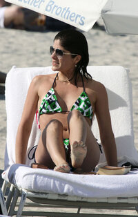 selma blair in bikini 09.jpg
